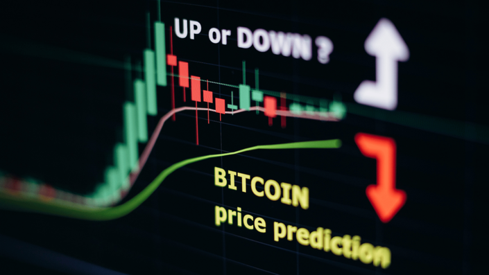 Analyzing cryptocurrency to earn money from home through online investing in 2025.